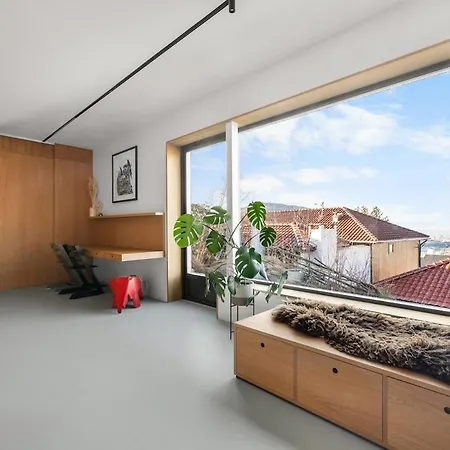 In The Hollywood Hills Of With Breathtaking Views Μπέργκεν