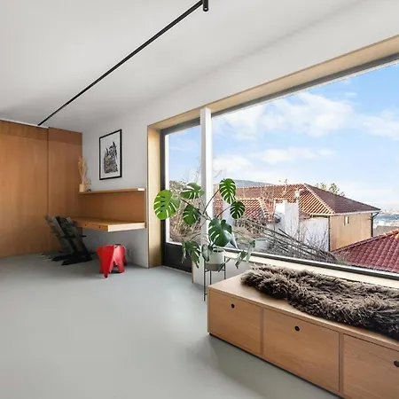 In The Hollywood Hills Of With Breathtaking Views *