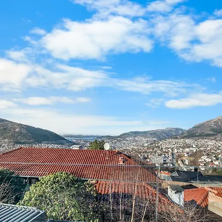 Βίλα In The Hollywood Hills Of With Breathtaking Views Μπέργκεν