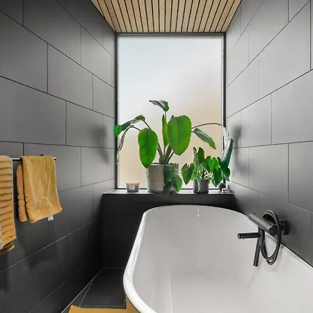 In The Hollywood Hills Of With Breathtaking Views Βίλα *