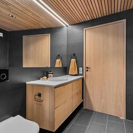 In The Hollywood Hills Of With Breathtaking Views * Μπέργκεν