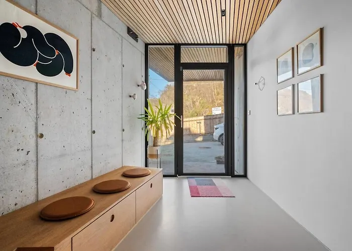 In The Hollywood Hills Of With Breathtaking Views 빌라