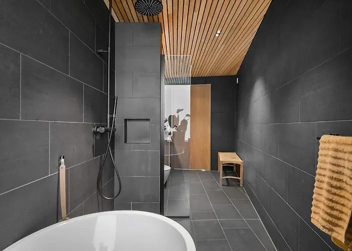 In The Hollywood Hills Of With Breathtaking Views 빌라 *