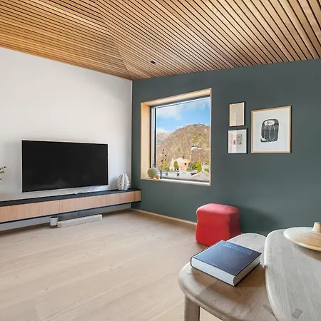 In The Hollywood Hills Of With Breathtaking Views Villa