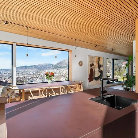 In The Hollywood Hills Of With Breathtaking Views *