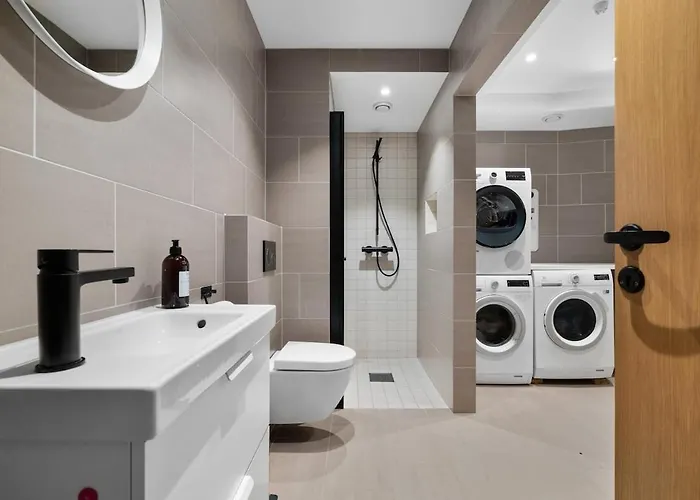 Willa In The Hollywood Hills Of With Breathtaking Views Bergen