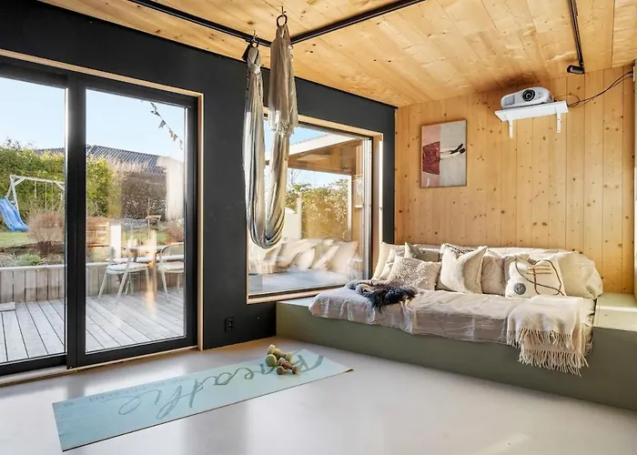 Willa In The Hollywood Hills Of With Breathtaking Views