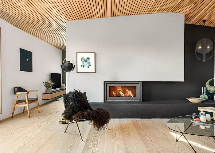 In The Hollywood Hills Of With Breathtaking Views Bergen