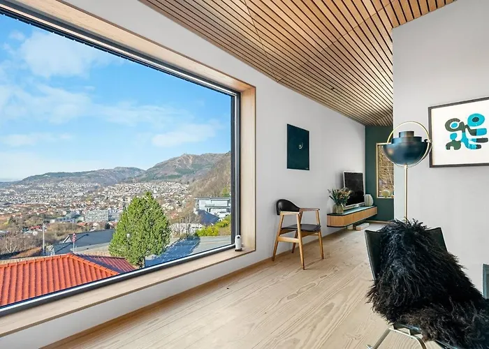 Willa In The Hollywood Hills Of With Breathtaking Views Bergen
