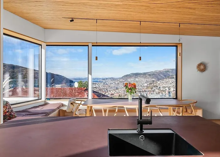 In The Hollywood Hills Of With Breathtaking Views * Берген