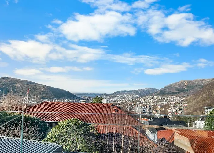 Willa In The Hollywood Hills Of With Breathtaking Views Bergen