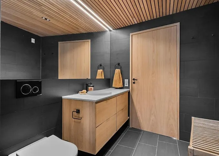 In The Hollywood Hills Of With Breathtaking Views * Bergen