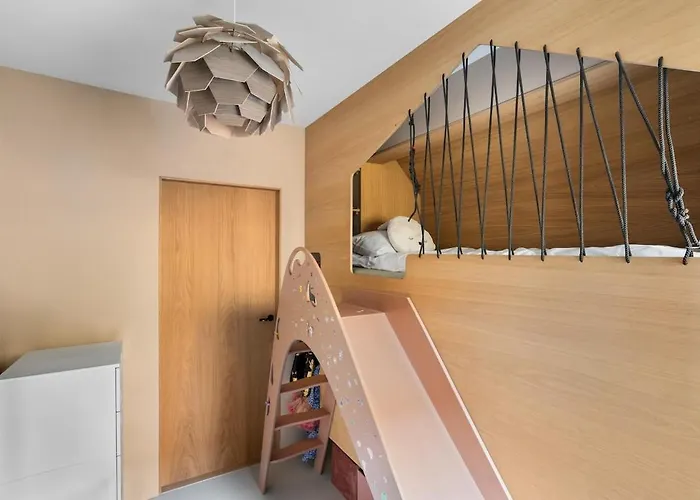 In The Hollywood Hills Of With Breathtaking Views ברגן